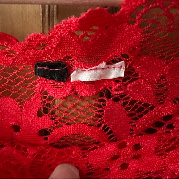 Red Lace Off Shoulder Stretchy Top - Picture 5 of 8